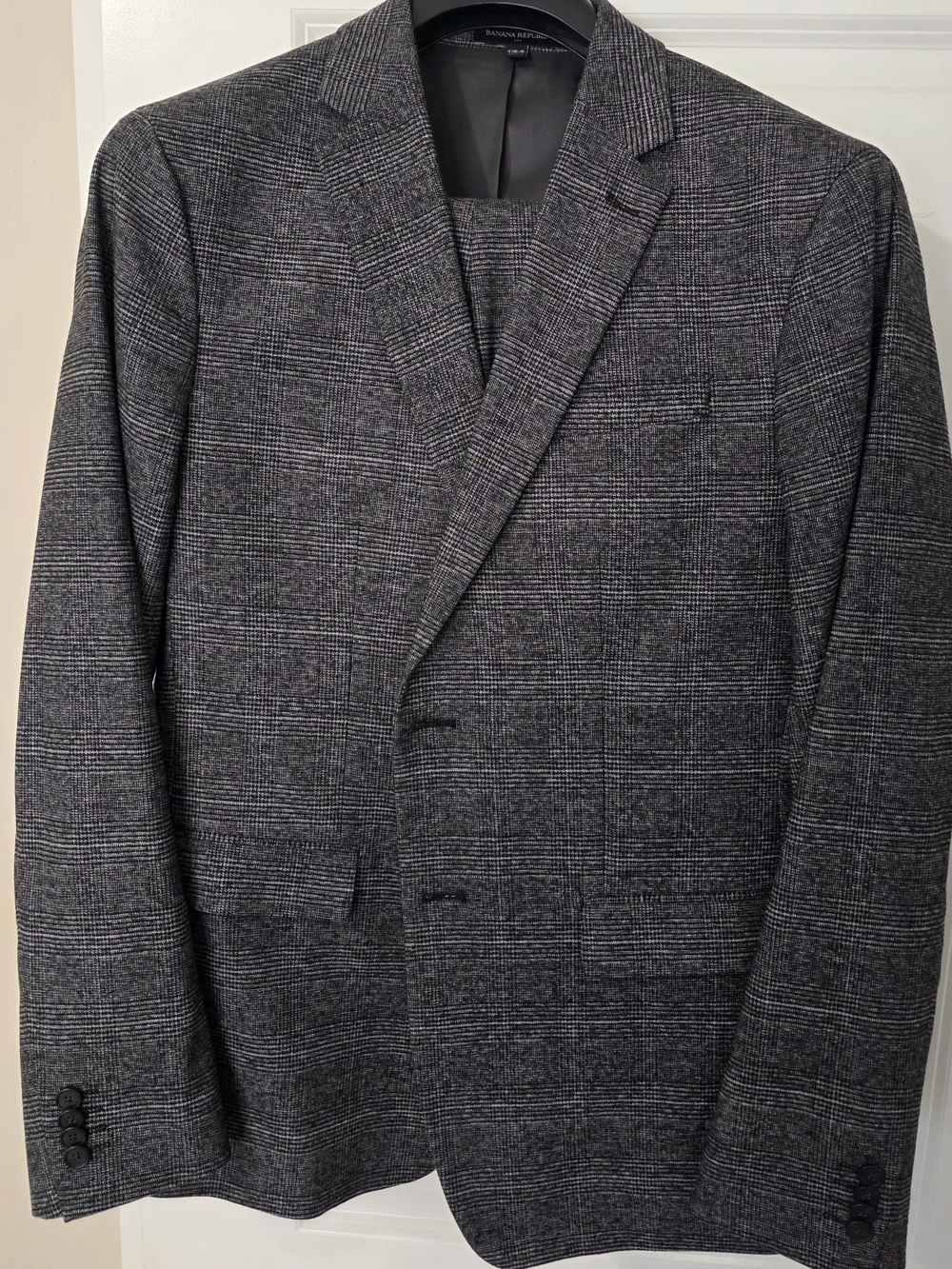 Banana Republic Men's Gray Glen Plaid Suit